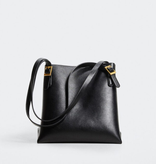 Black Shopper