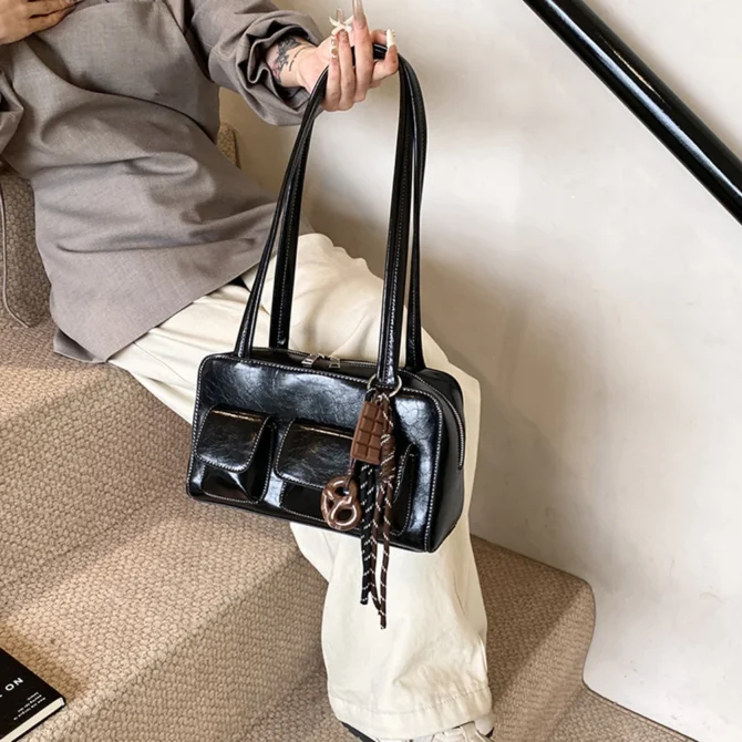 Vintage Faux Leather Women's Tote Handbag Y2K Designer Bag Large Capacity Simple Underarm Bags with Pendant Korean Shoulder Bags