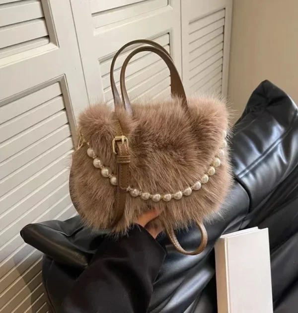 Fashion Furry Shoulder Messenger Bag Long Plush Pearl Chain Faux Fur Handbag Large Capacity Tote Bag Winter bags Zipper bag