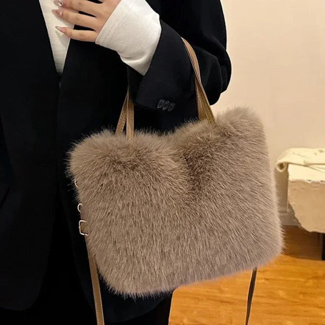 Fashion Furry Shoulder Messenger Bag Long Plush Pearl Chain Faux Fur Handbag Large Capacity Tote Bag Winter bags Zipper bag