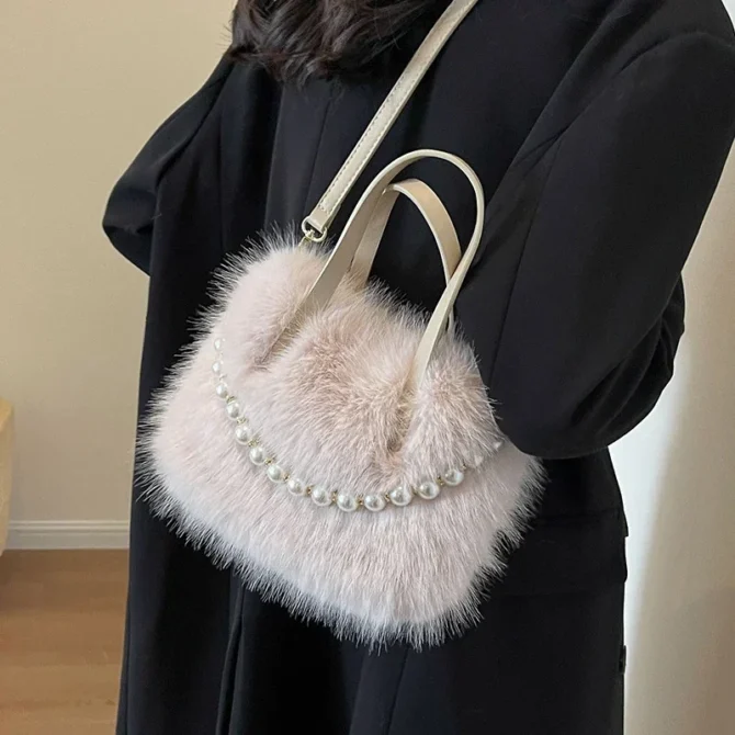 Fashion Furry Shoulder Messenger Bag Long Plush Pearl Chain Faux Fur Handbag Large Capacity Tote Bag Winter bags Zipper bag