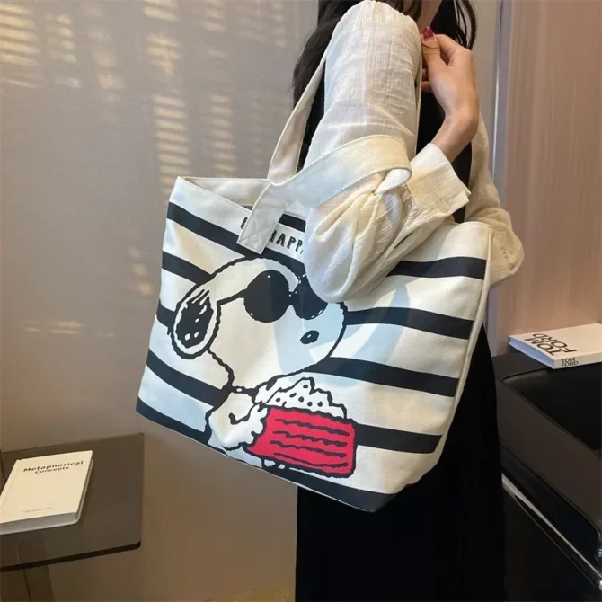 Girl fashion stripe Canvas shoulder Bag Women Large Capacity 2023 New Cartoon Snoopy Tote Bag handbag shopping bag 46x38x18cm