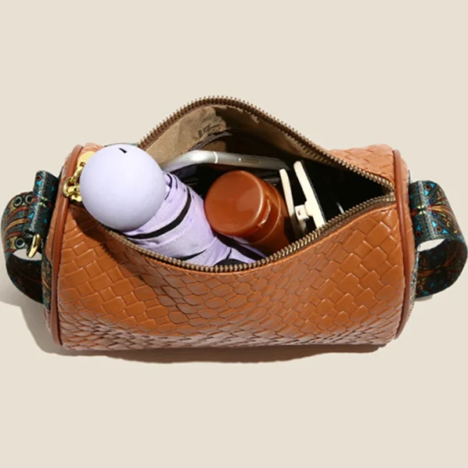 New Single Shoulder Armpit Bag Stylish Woven Woman Retro Simple and Versatile Commuter Large-capacity Cross-body Pillow Bag