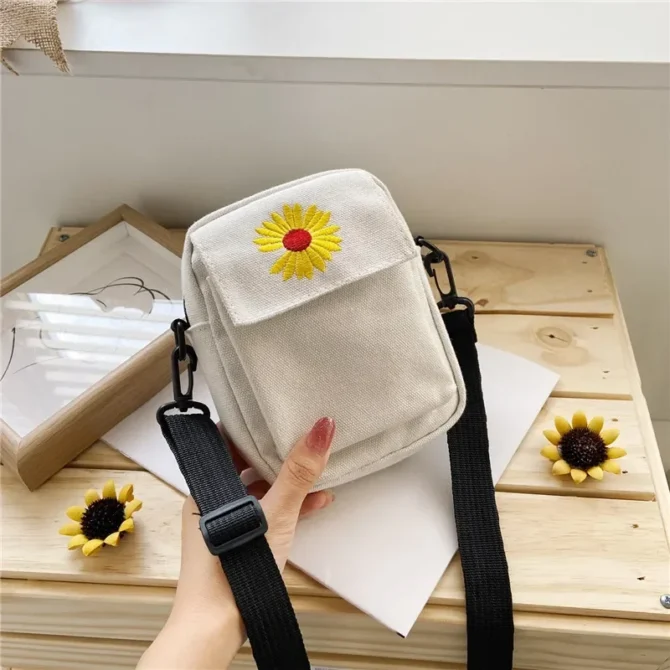 Korean Small Daisy Shoulder Bags Cross Body Canvas Bags Casual Handbag Outdoor Designer Organizer Large Capatity Storage Bags